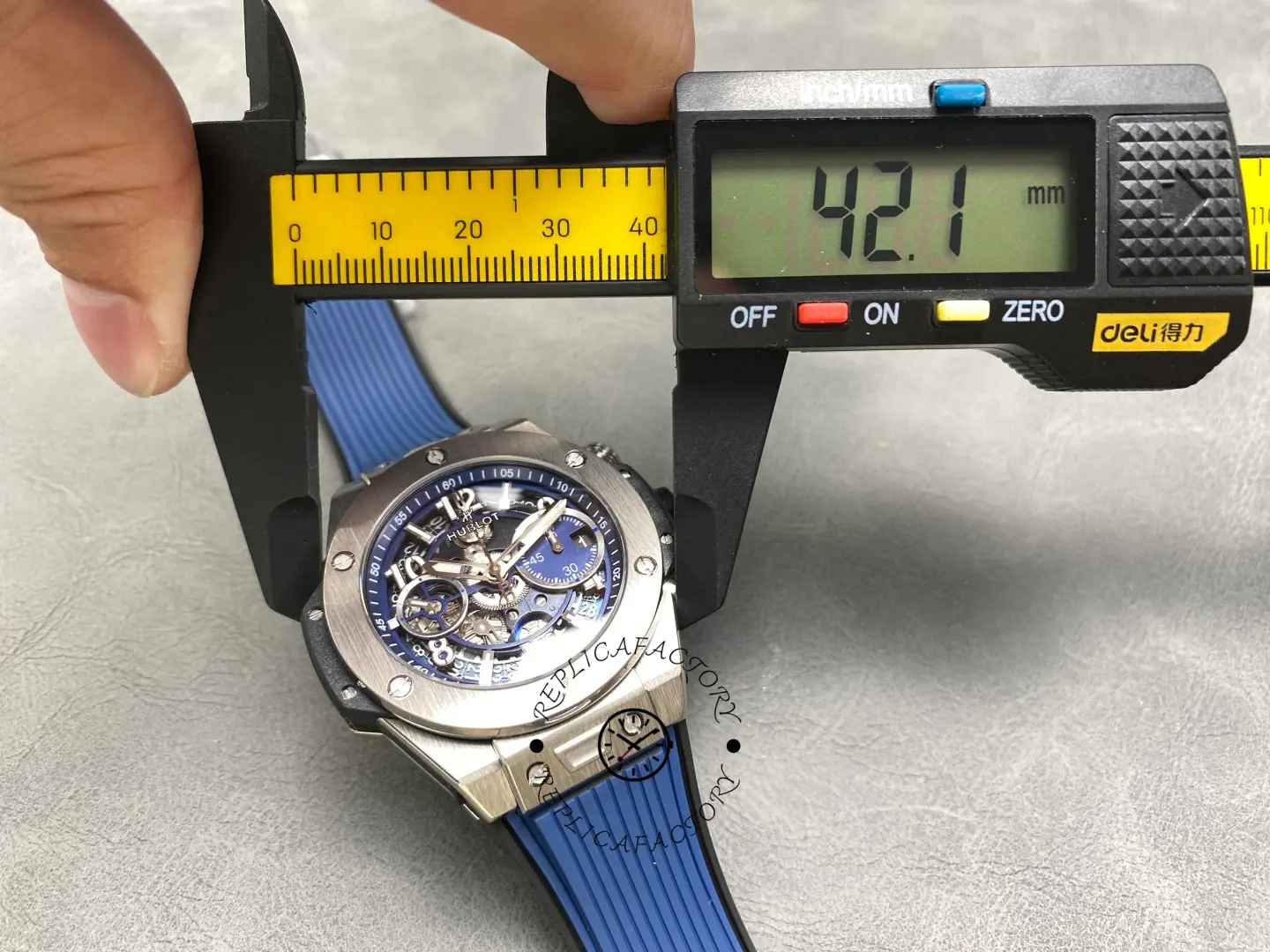Caliper measurement of Hublot Big Bang Unico 441.NX.5171.RX showing case diameter reading.