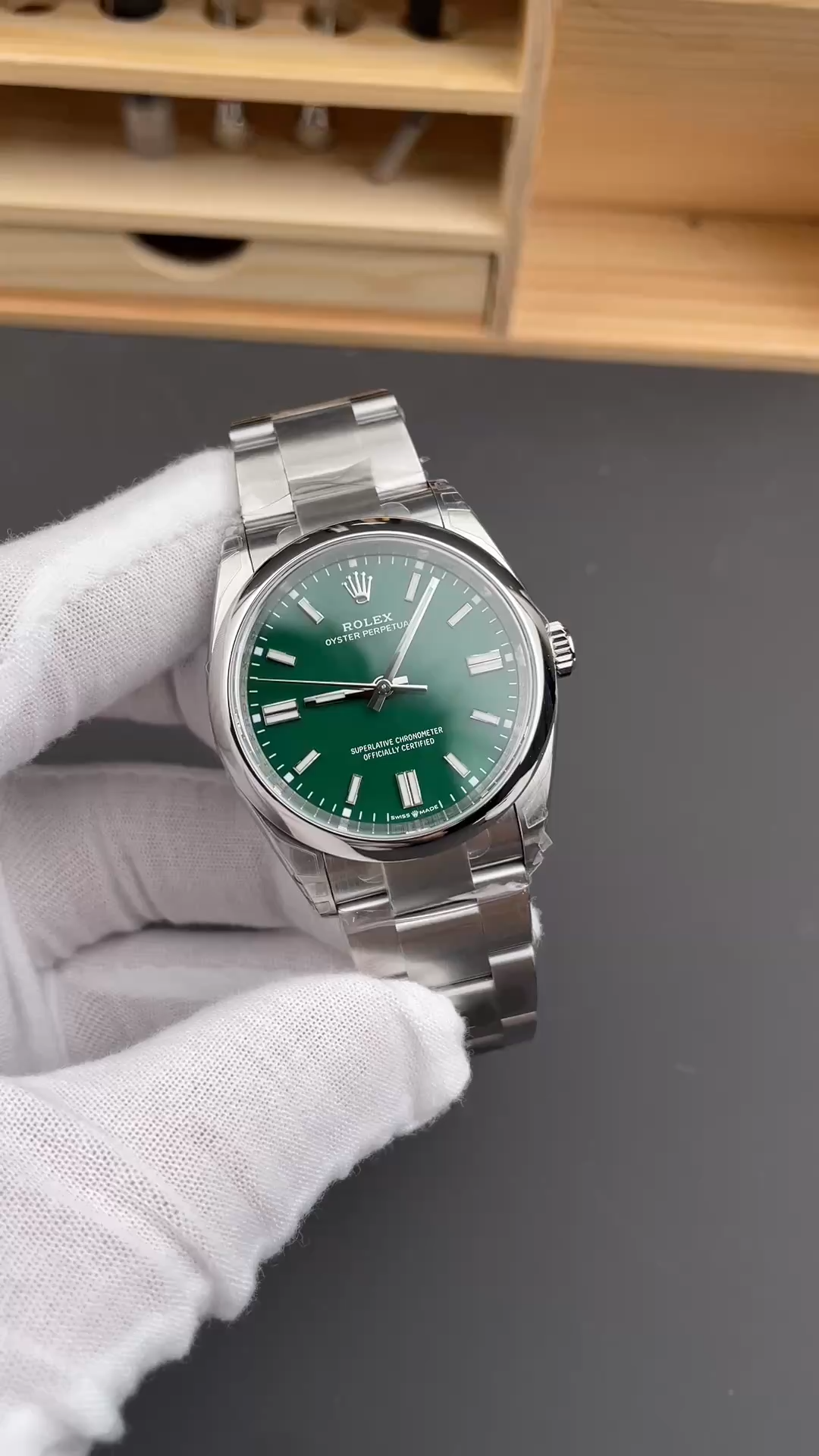 Rolex Oyster Perpetual 36mm 126000 Green Dial - Video