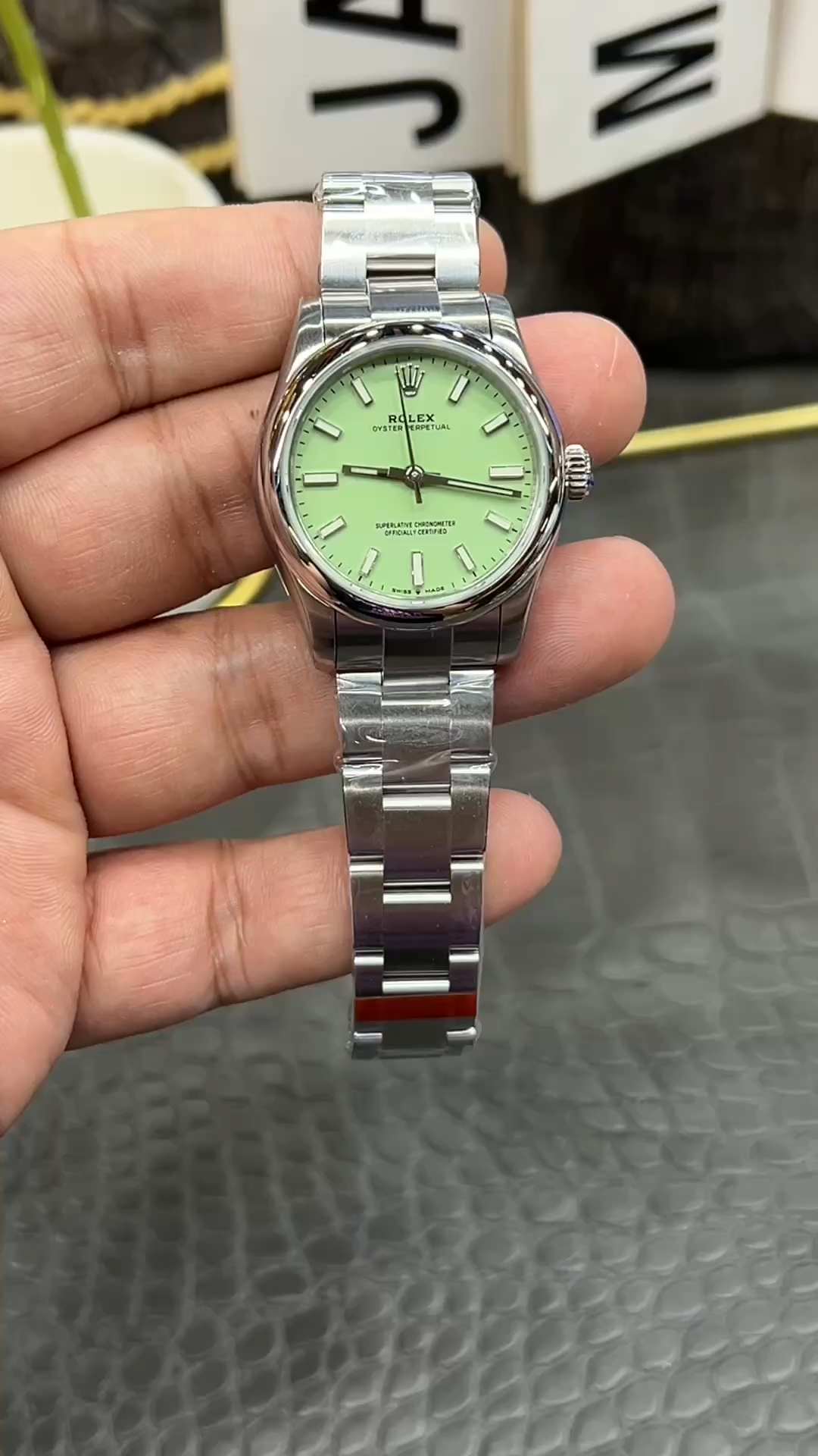 Rolex Oyster Perpetual Replica 31mm 277200-0012 Pistachio-Green Dial - Video