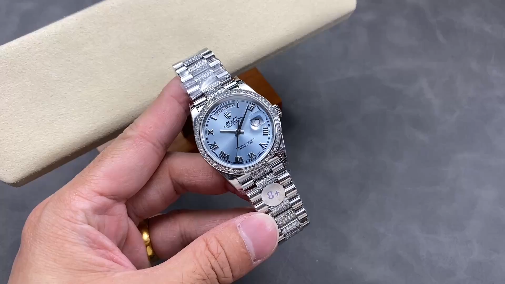 Rolex Day-Date 118346-0044 Replica 36 Ice-Blue Roman President Strap - Video