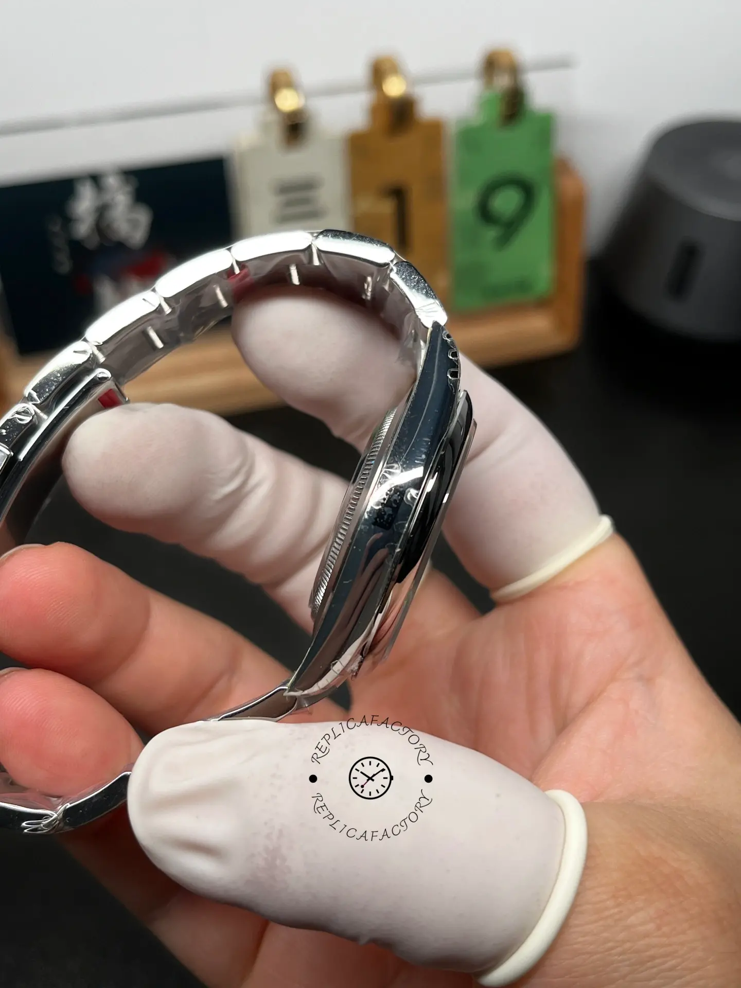 Side profile of Rolex Oyster Perpetual 41 134300-0004 showing case shape and polished bezel edge.