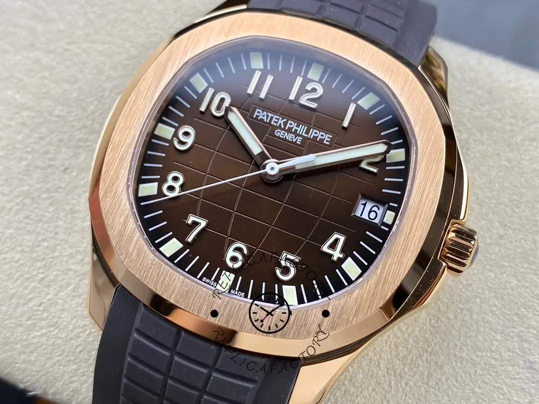 Angled close-up of Patek Philippe Aquanaut 5167R-001 showing hands, indices, and minute track.