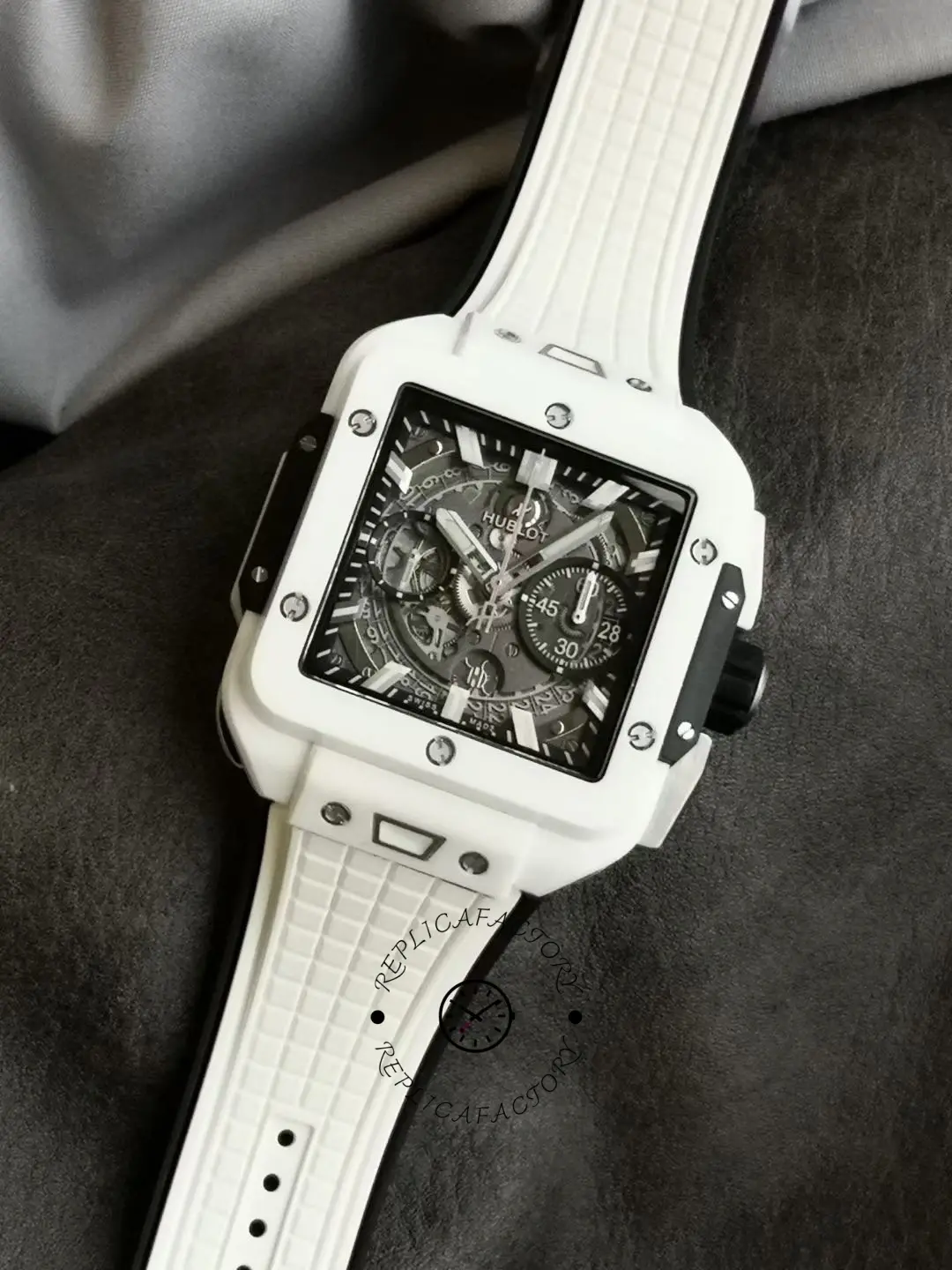 Full strap view of Hublot Spirit of Big Bang 821.HX.0170.RX showing perforations and length.