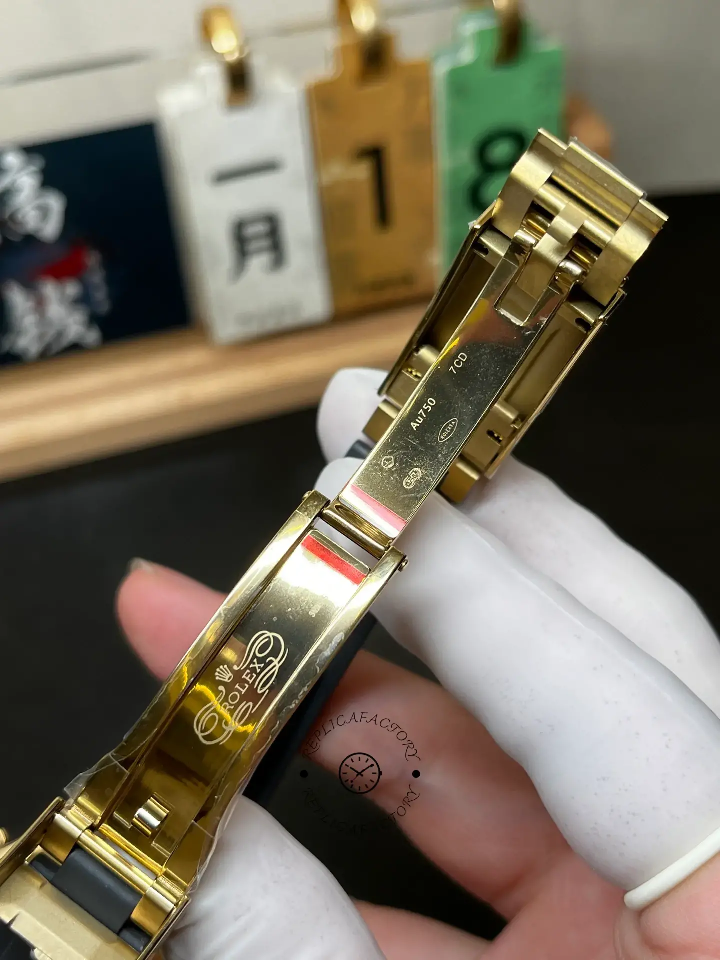 Open clasp view of Rolex Daytona 126518LN-0012 showing the inner folding clasp structure.