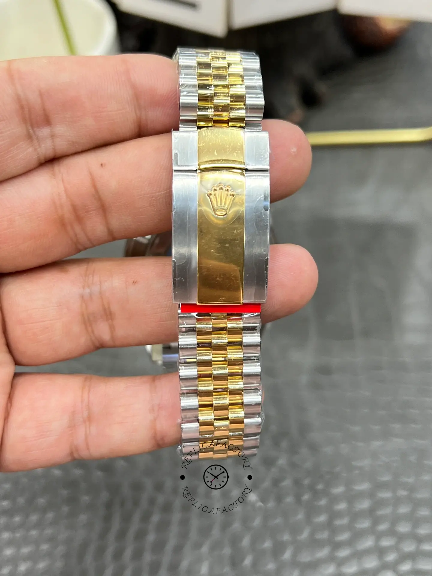 2022 Rolex Datejust Champagne Diamond Dial Two Tone M126333-0012 41mm Mens Replica Watch