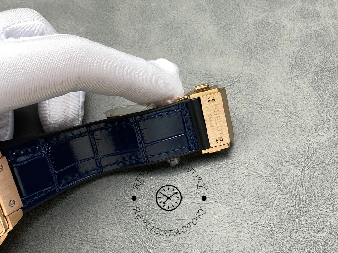 Close-up of Hublot 601.OX.7180.LR strap and deployant clasp showing the clasp engraving detail.