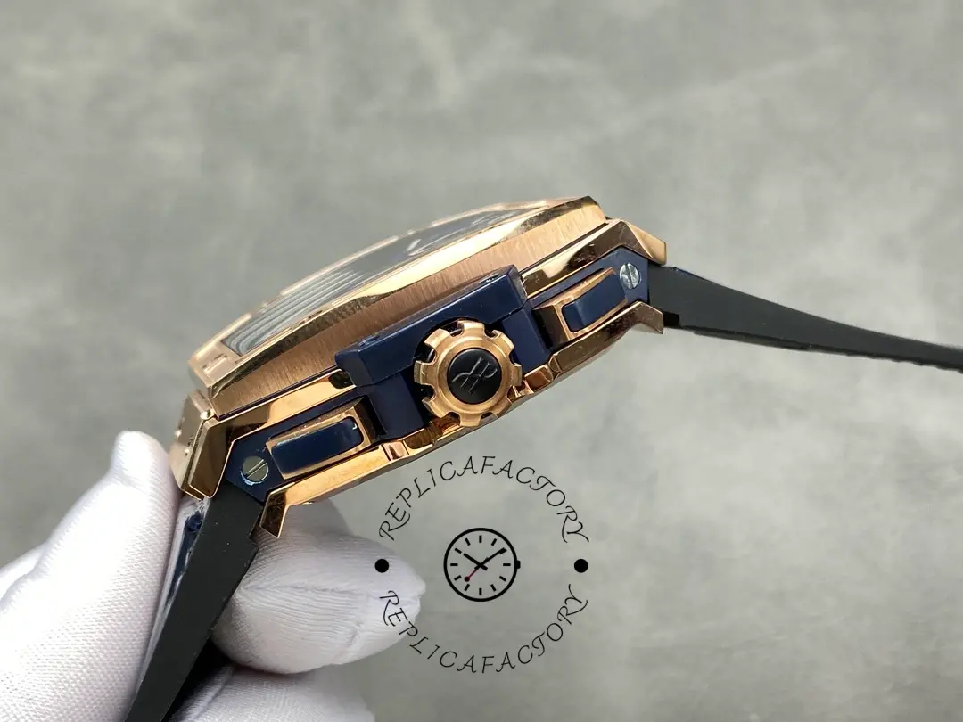Crown-side profile of Hublot 601.OX.7180.LR showing the crown, pushers, and case flank details.