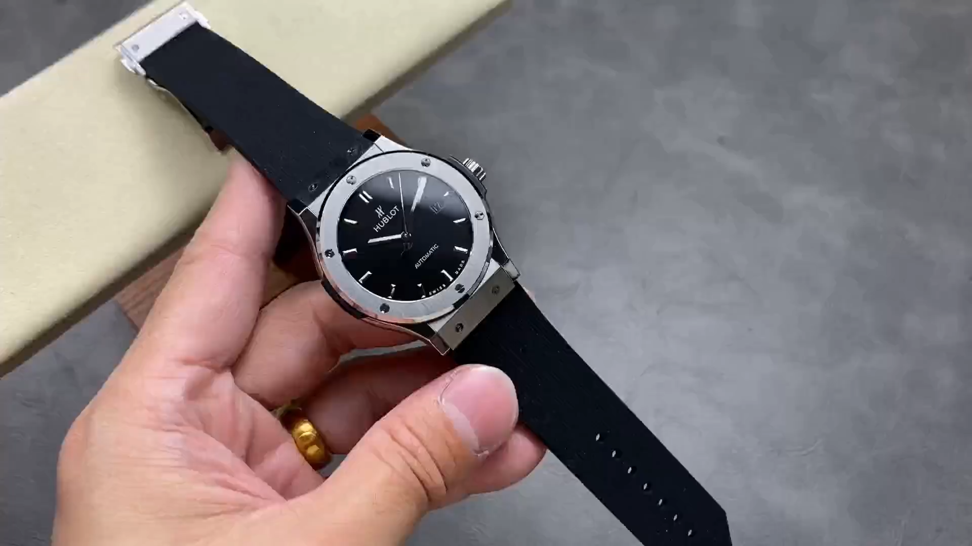 542.NX.1171.RX Hublot Classic Fusion Automatic Rubber - Video