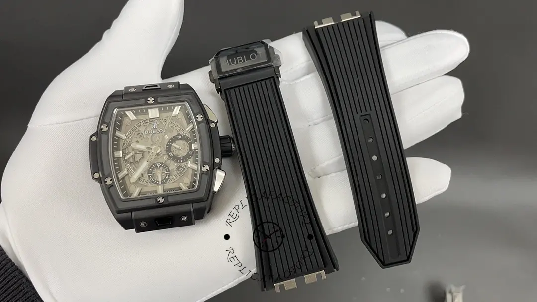 Strap and clasp set of Hublot 642.CI.0170.RX showing deployant clasp and strap pieces.