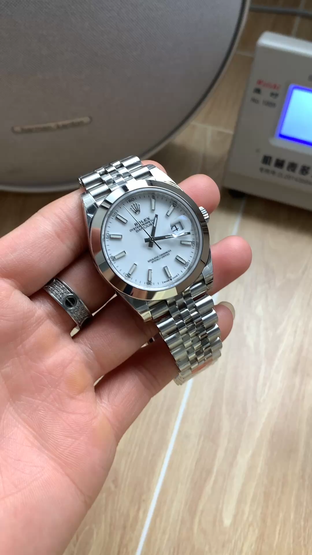 Rolex Datejust 41mm Stainless Steel 126300 0006 White Index Jubilee - Video