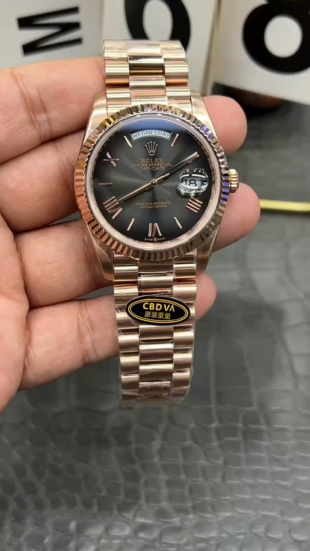 Rolex Day Date in 18 ct Everose Gold M228235 0055 40mm - Video
