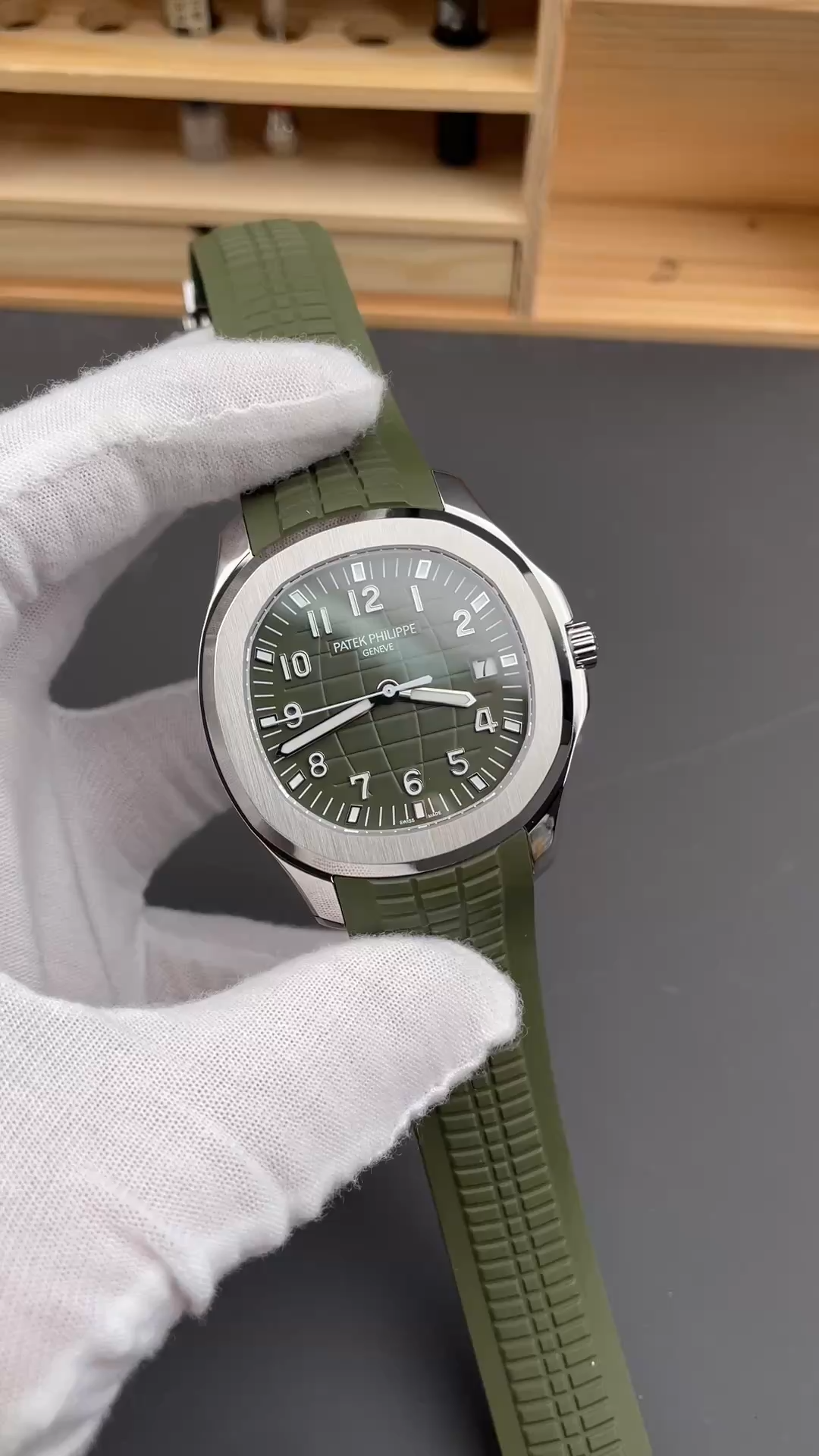 Replica Patek Philippe Aquanaut 5168G 010 40mm Mens Watch - Video