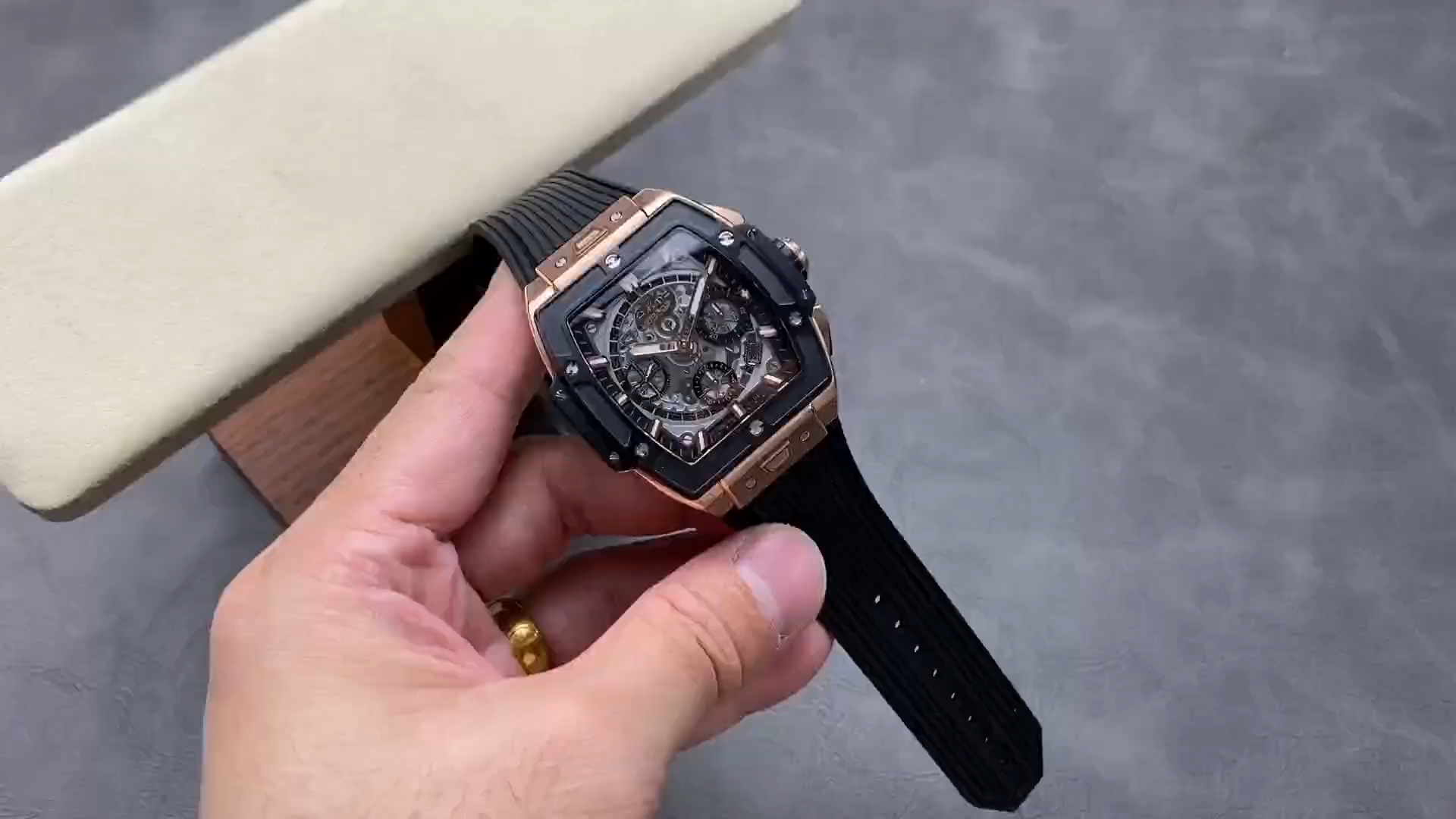 Hublot Spirit of Big Bang King 642.OM.0180.RX 42mm Mens - Video