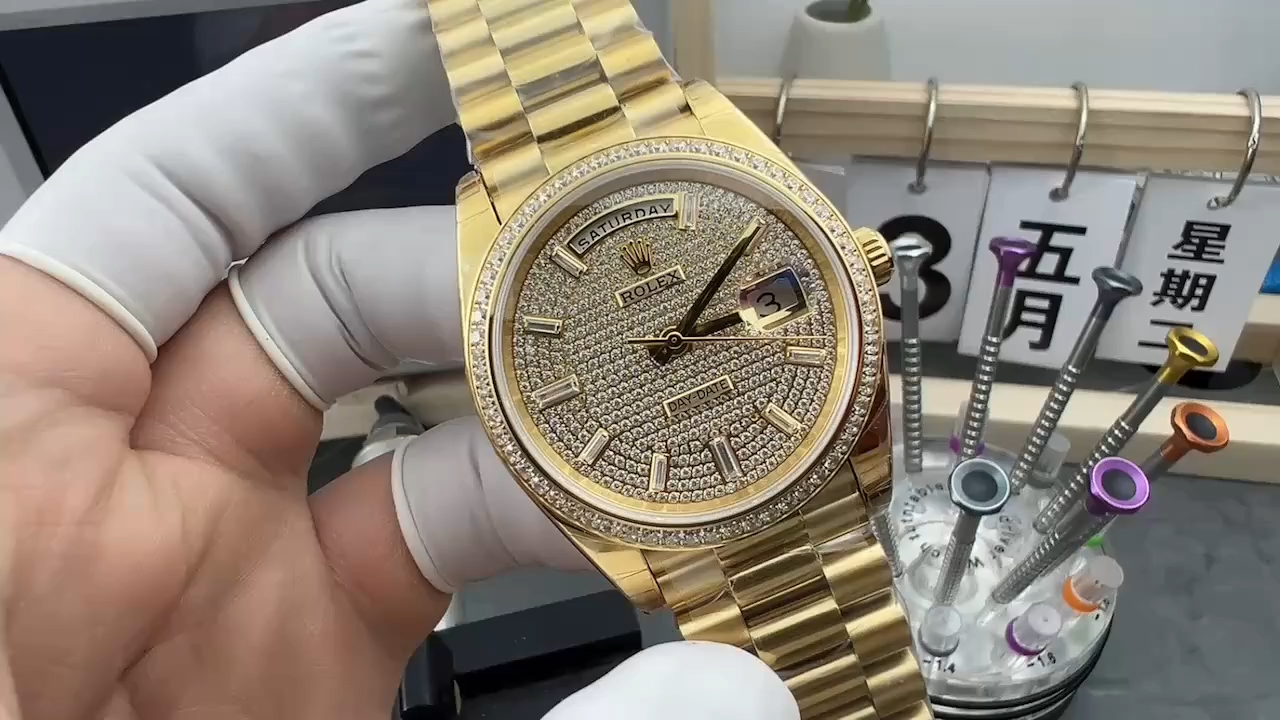 Replica Rolex Day-Date Diamond-Paved Dial 228398TBR-0036 40 Yellow Gold - Video