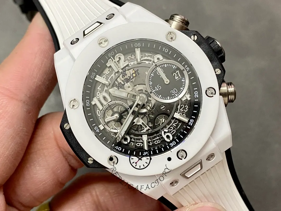 Close-up of Hublot Big Bang 421.NL.5170.RX white ceramic bezel and dial details.