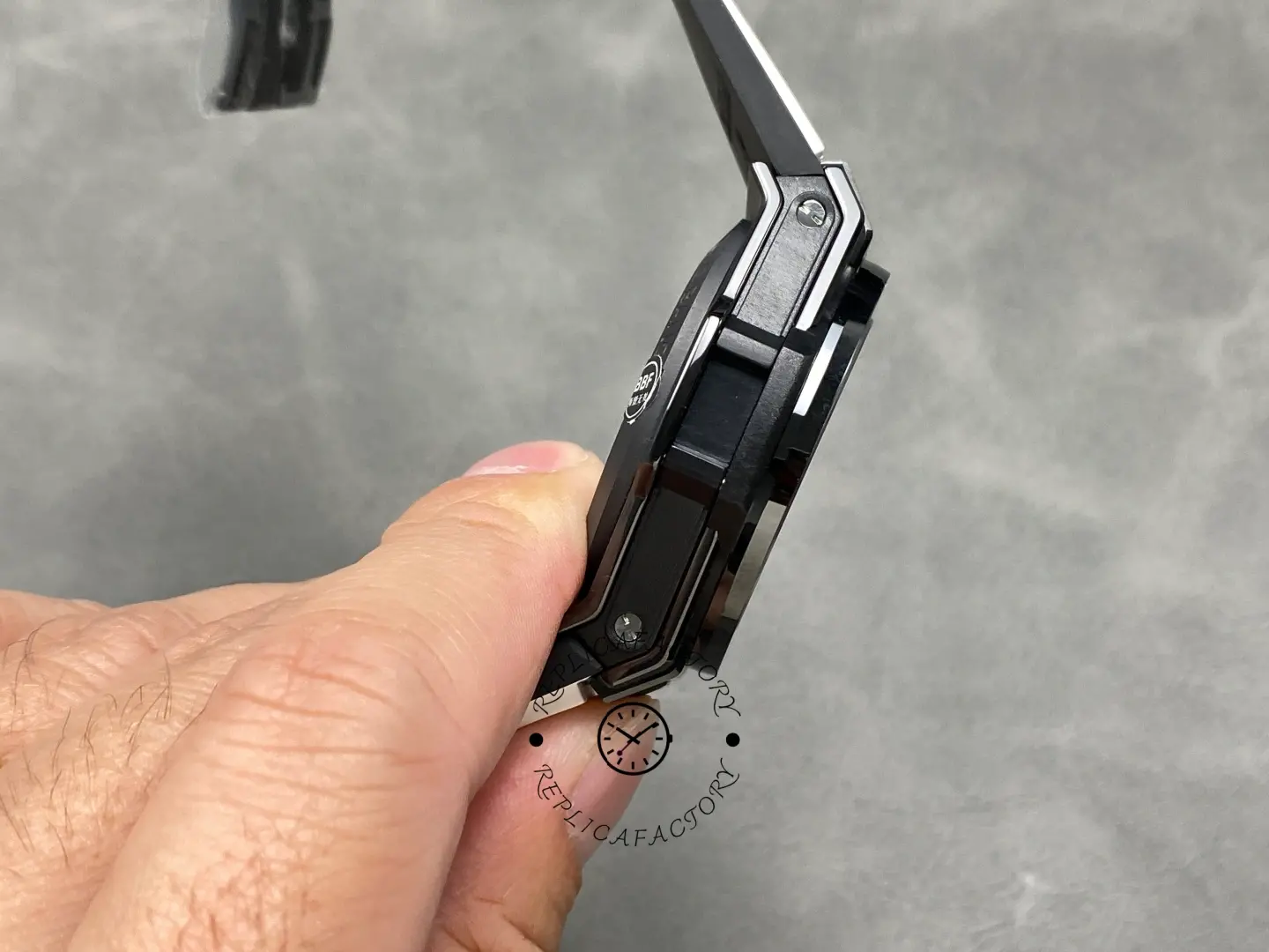 Side profile of Hublot Big Bang Unico 441.CI.1171.RX showing black case layers and lug structure.