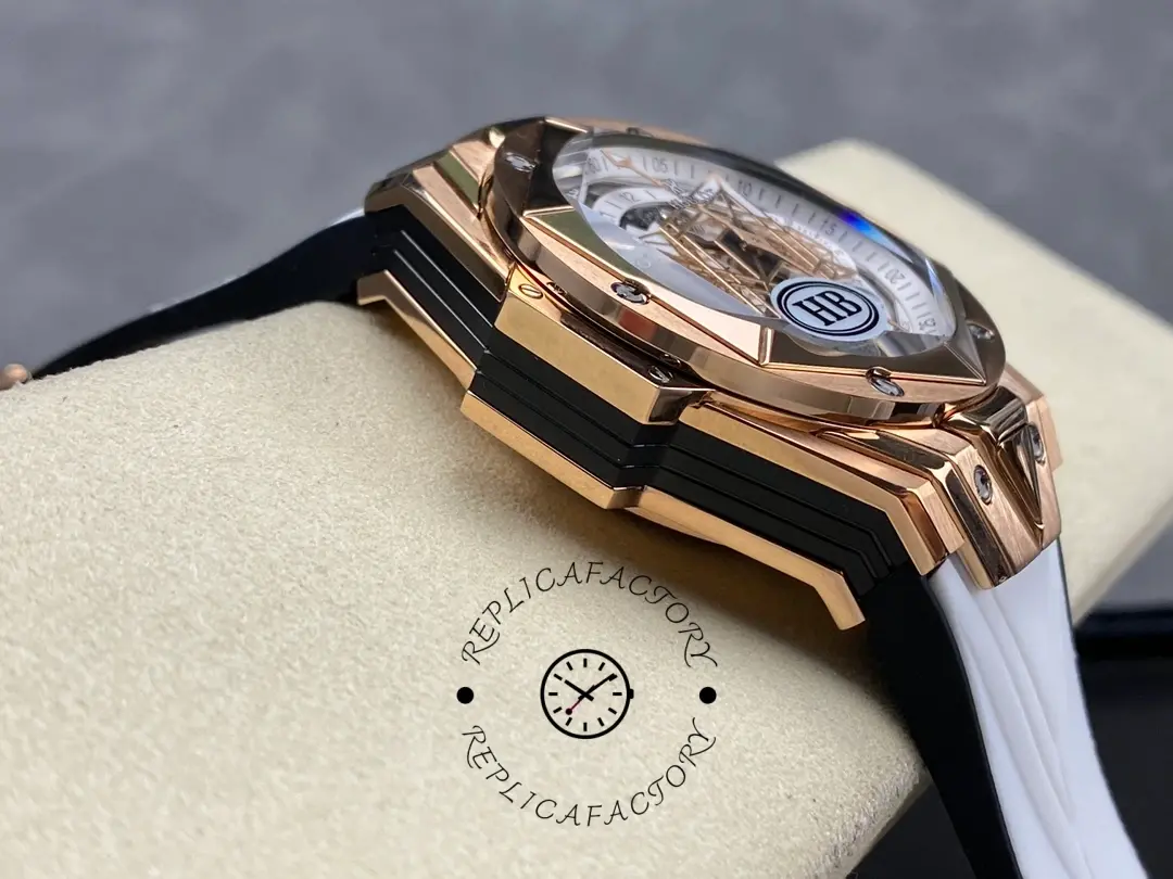 Side profile of Hublot 418.OX.2001.RX.MXM20 showing case height profile and layered side construction.