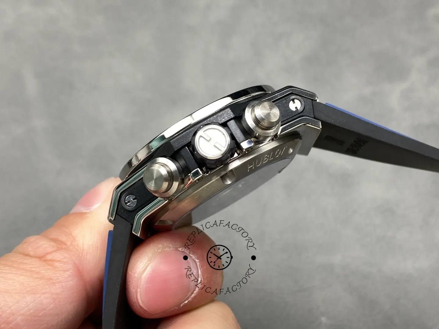 Crown and pushers close-up of Hublot Big Bang Unico 441.NX.5171.RX showing side controls.