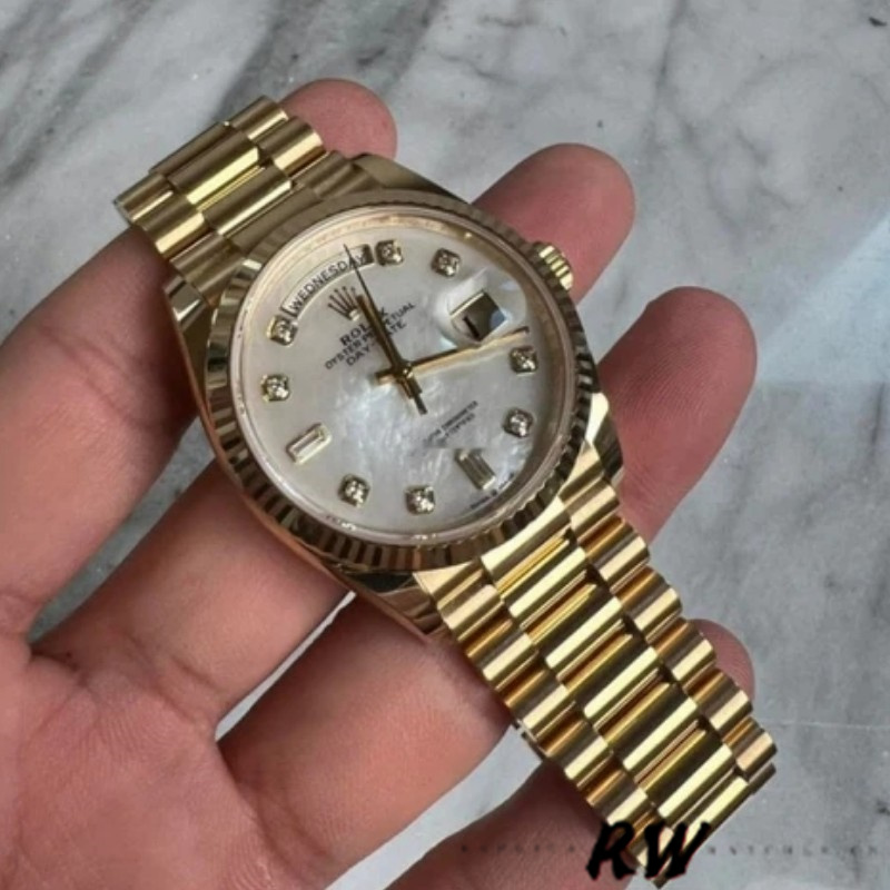 Rolex Day-Date 118208 Yellow Gold Mother of Pearl Diamond Dial 36mm Unisex Replica Watch