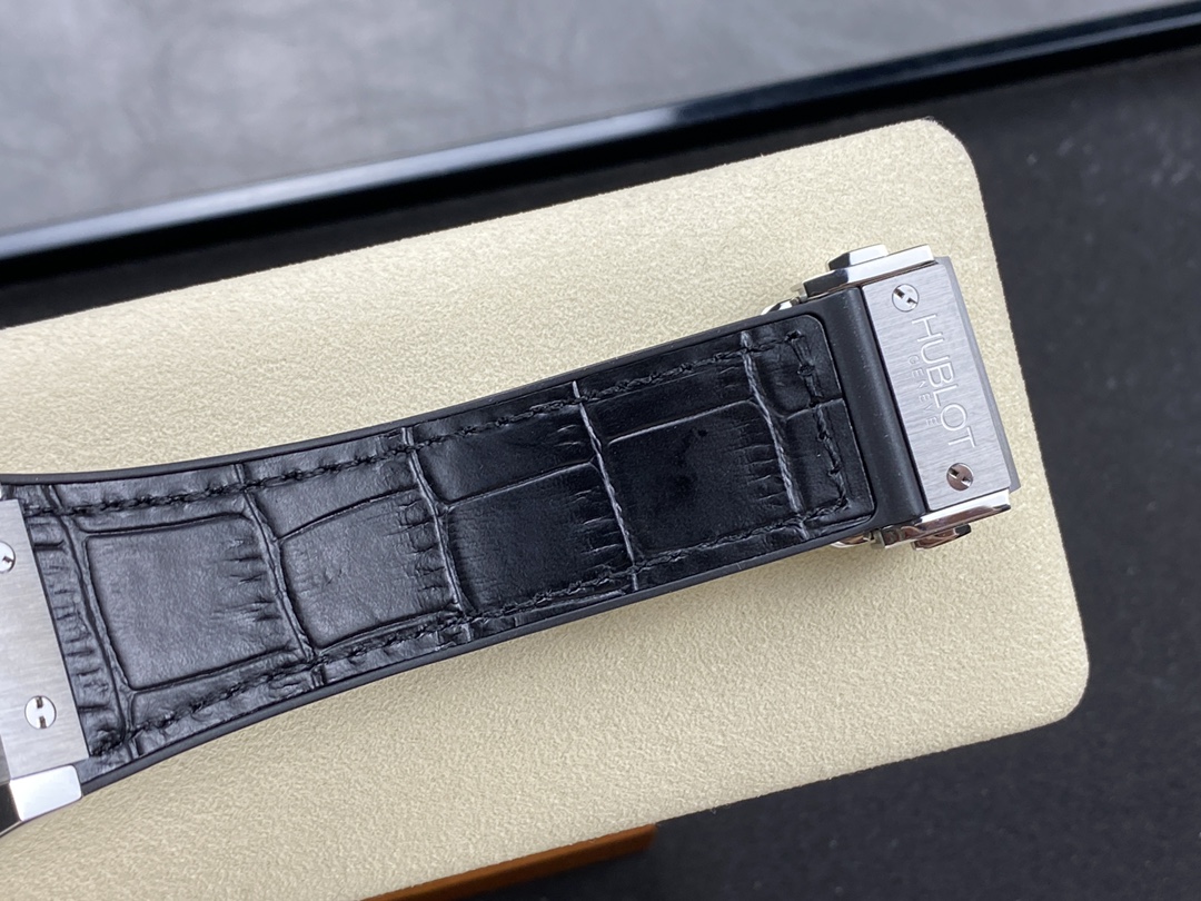 Hublot Classic Fusion 525.NX.0170.LR 45mm - Replica Factory