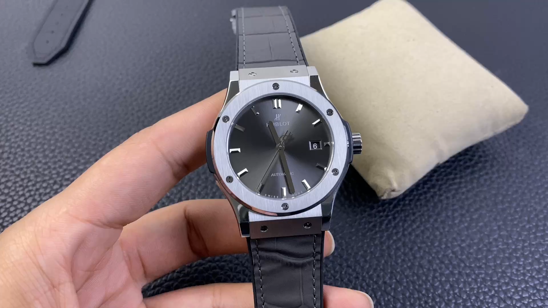 Hublot Classic Fusion 511.NX.7071.LR 45MM Grey Dial Mens