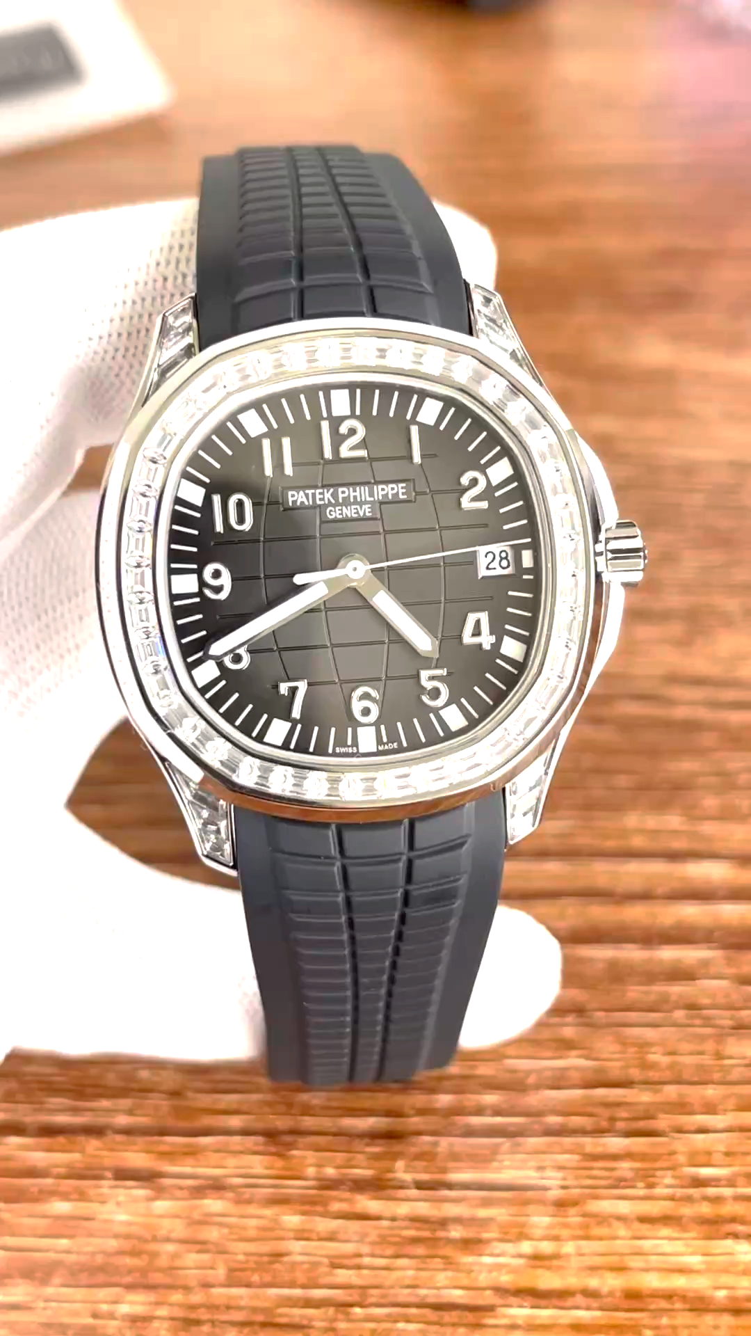 Replica Patek Philippe Aquanaut 5267 200A 001 Black Dial Diamond Bezel Watch - Replica Factory