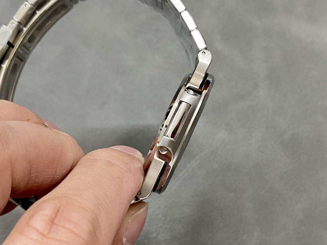 Replica Patek Philippe Nautilus 5711 1A 018 Green Dial 40mm Mens Watch - Replica Factory