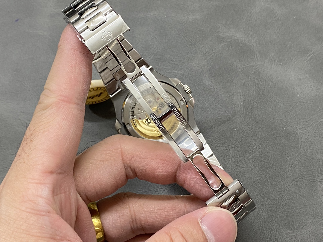 Replica Patek Philippe Nautilus 5711 1A 018 Green Dial 40mm Mens Watch - Replica Factory