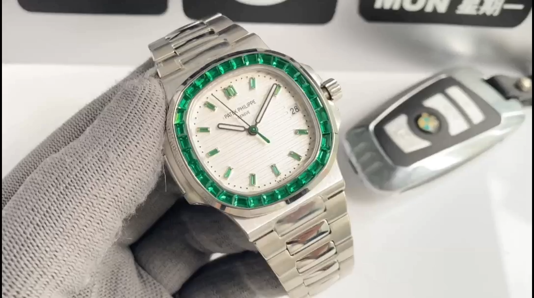 Replica Patek Philippe Nautilus 5711 113P 01 40mm Mens Watch