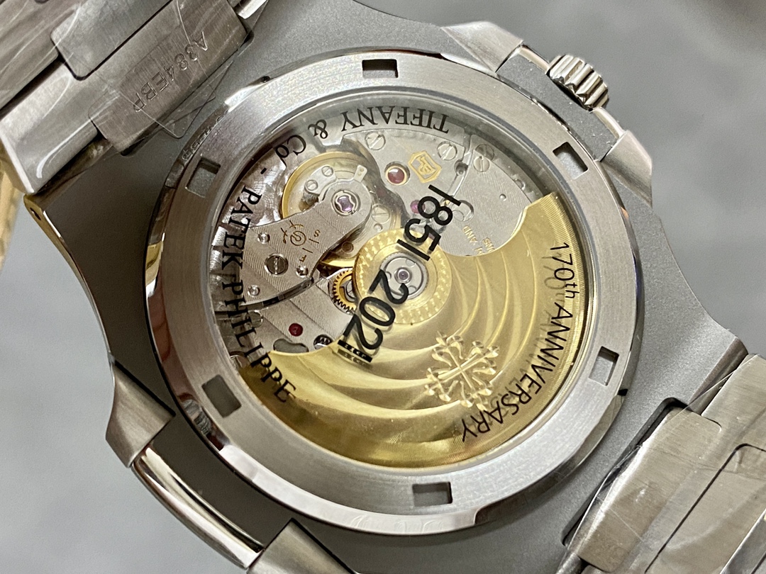 Replica Patek Philippe Nautilus 5711 1A 018 Green Dial 40mm Mens Watch - Replica Factory