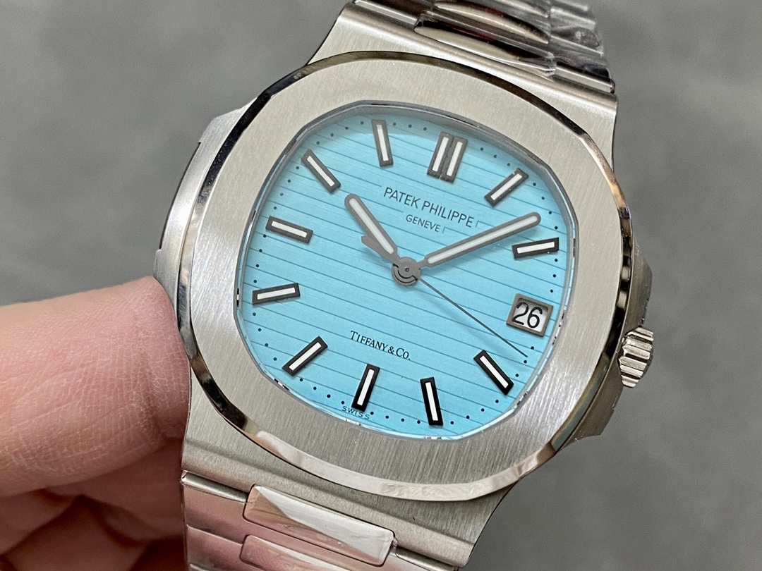 Replica Patek Philippe Nautilus 5711 1A 018 Green Dial 40mm Mens Watch - Replica Factory