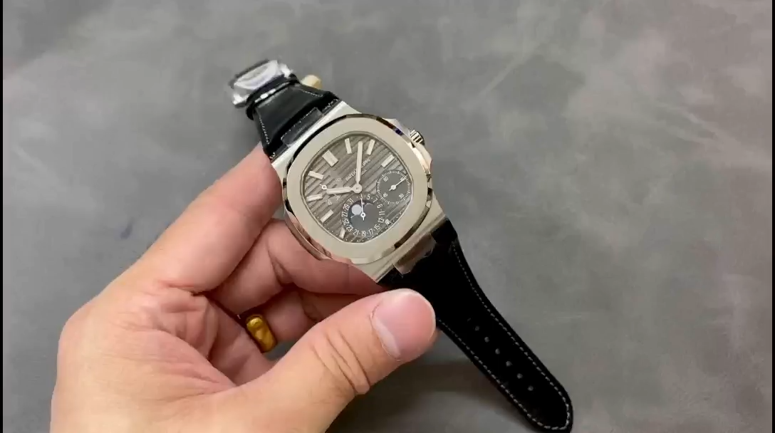 Replica Patek Philippe Nautilus 5712G 001 40mm Mens Watch