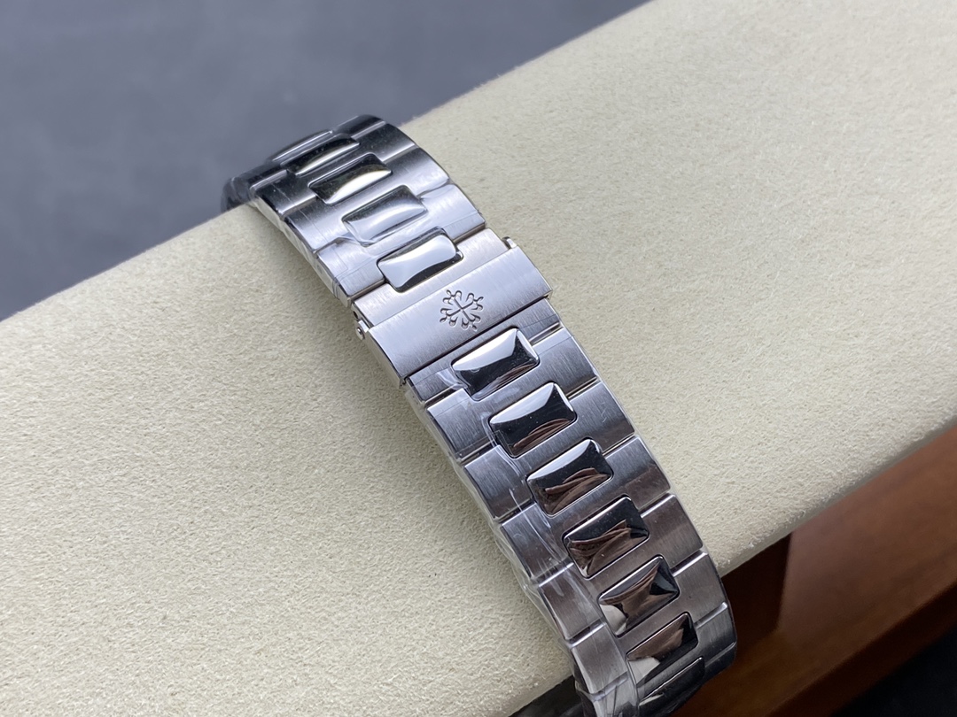 Patek Philippe Nautilus 5711 111P 001 40MM Replica Watch - Replica Factory