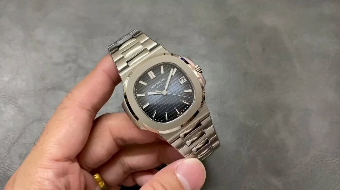 Replica Patek Philippe Nautilus 5711 1A Black Dial 40mm Mens Watch