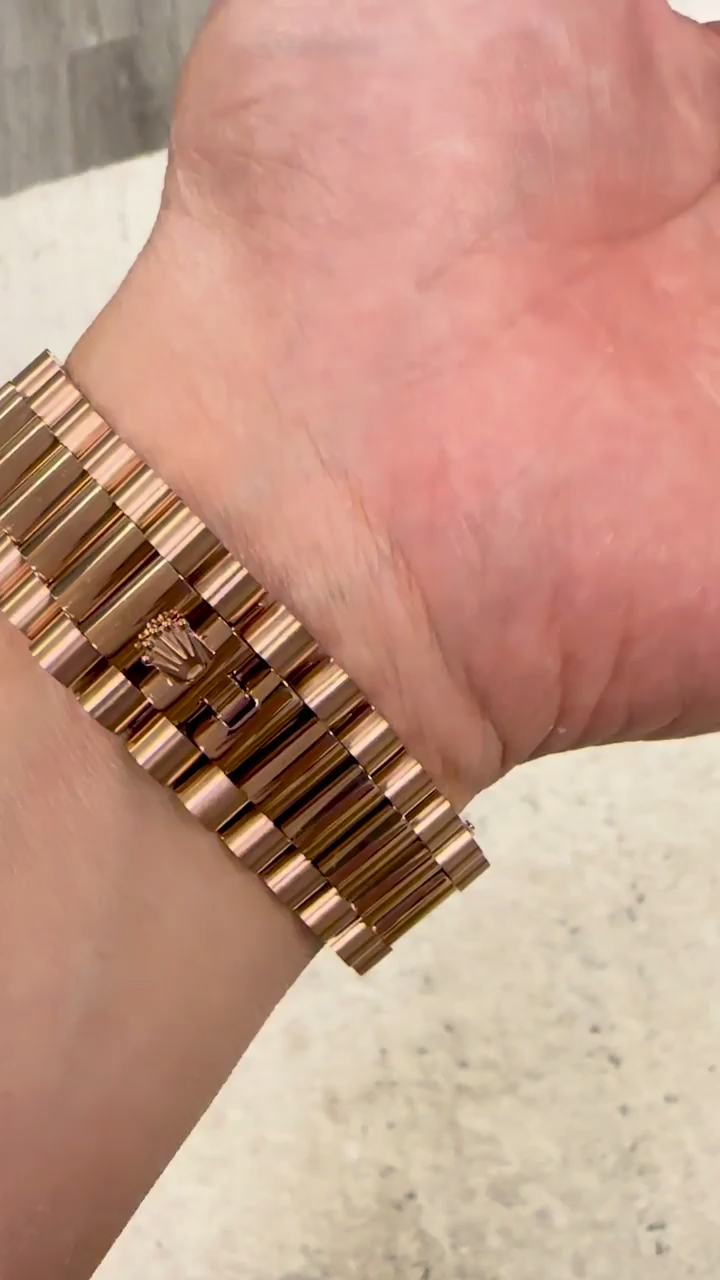 Rolex Day Date in 18 ct Everose Gold M228235 0055 40mm