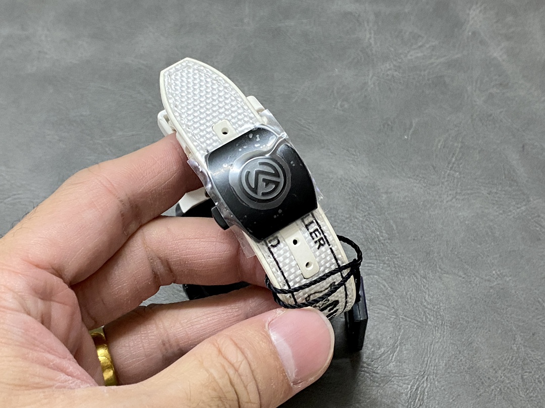 Franck Muller V45 Carbon Fiber Case White Dial - Replica Factory