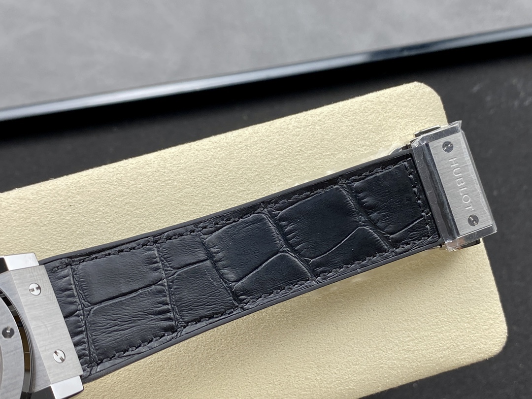 542.NX.1171.LR Hublot Classic Fusion Automatic Black - Replica Factory