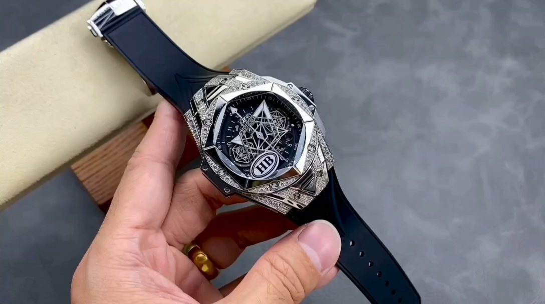 418.NX.1107.RX.1604.MXM20 Hublot Big Bang Sang Bleu II Titanium Pave - Replica Factory