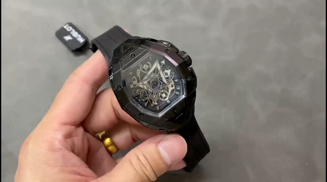 Hublot Spirit Of Big Bang 648.CX.0114.RX.MXM23 Replica Watch - Video