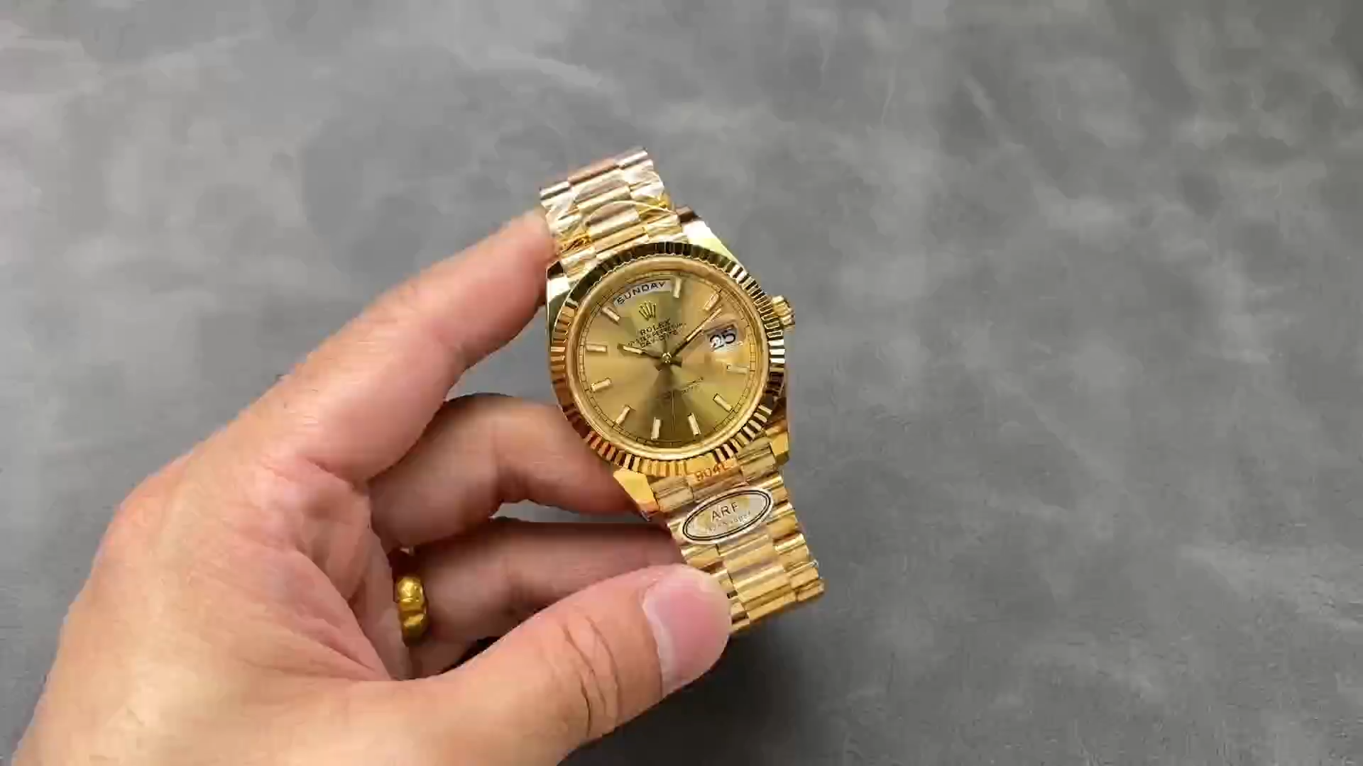 Rolex Day-Date 228238 Champagne Diamond Dial Fluted Bezel 40mm Mens Replica Watch