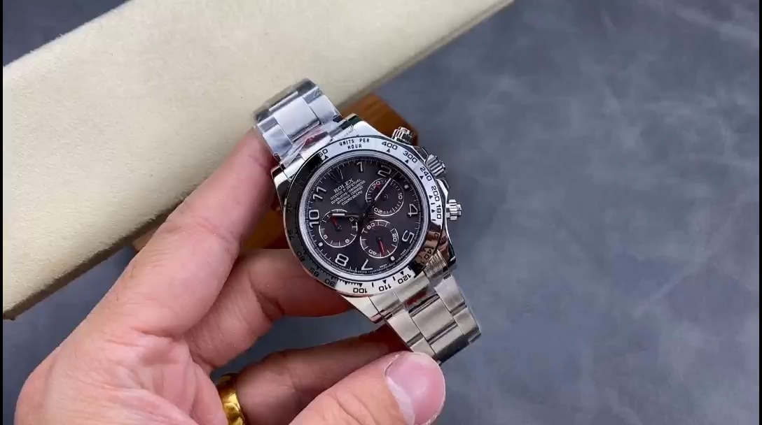 Video of Rolex Daytona 116509 showing gray Arabic dial and bracelet. - Video