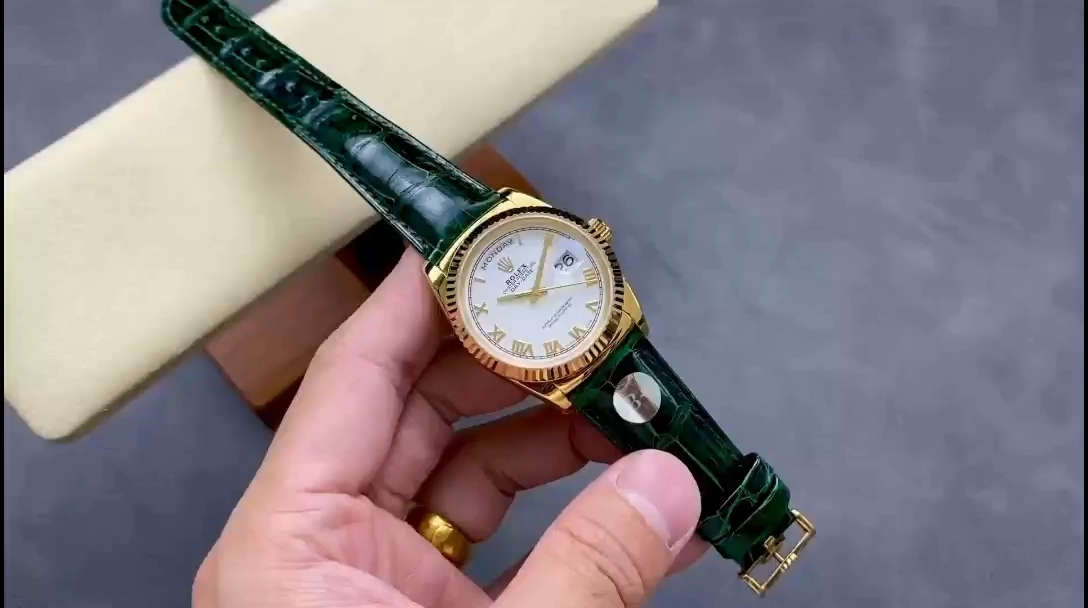 Rolex Day Date 36 White Dial Solid 18k Yellow Gold 118138 Roman - Replica Factory