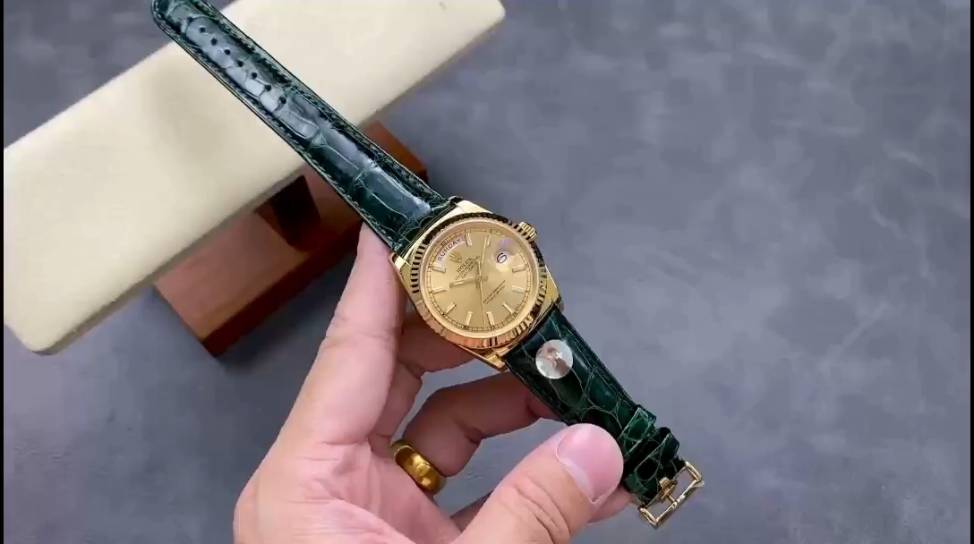 Rolex Day Date 36 Yellow Gold Champagne Dial 118138 0125 Green Strap - Replica Factory