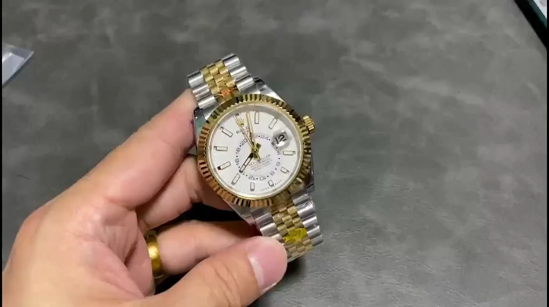 Rolex Sky Dweller 42 White Dial Yellow Gold Stainless Steel Jubilee 336933 0006 - Video