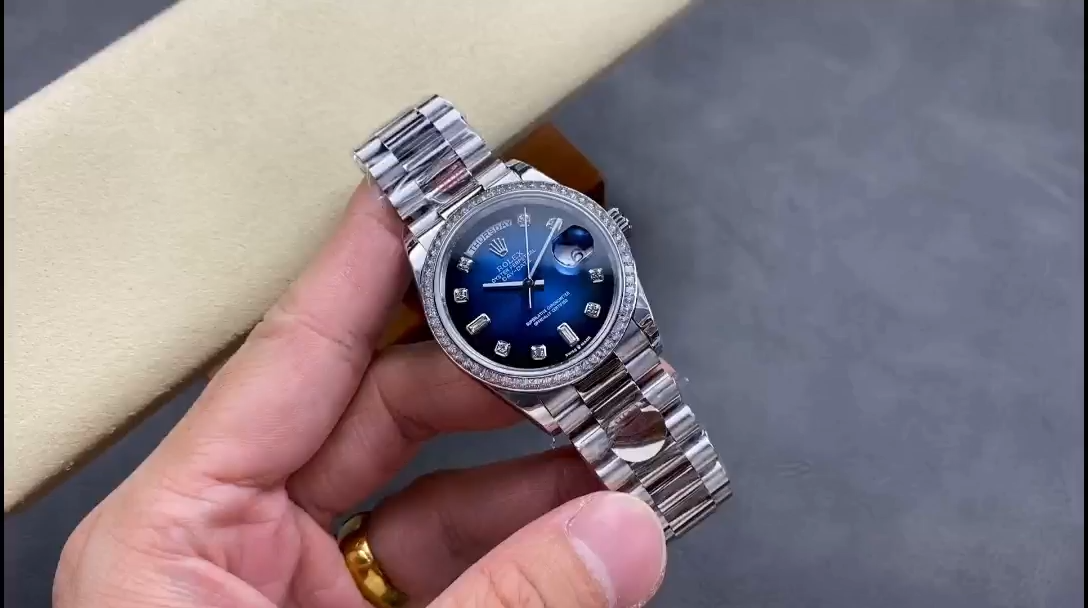 Rolex Day-Date 128349RBR 0010 Blue Ombre Dial Diamond Bezel 36MM Unisex Replica Watch