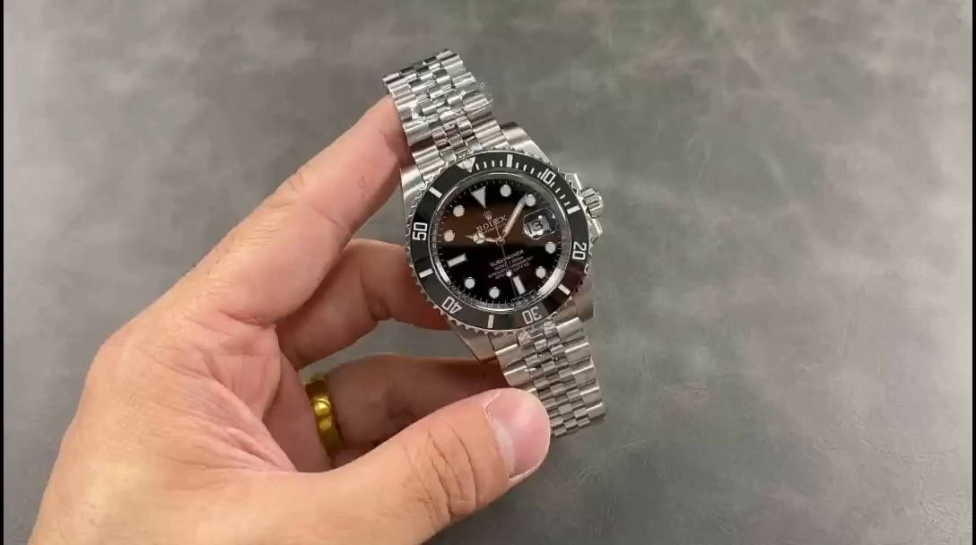 Rolex Submariner 41 Black Dial Fluted Bezel Jubilee 126610LN Men's Watch - Video