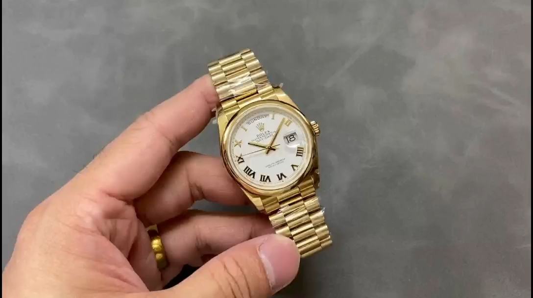 Rolex Day-Date 118208 Yellow Gold White Dial Roman Numeral 36mm Unisex Replica Watch - Replica Factory