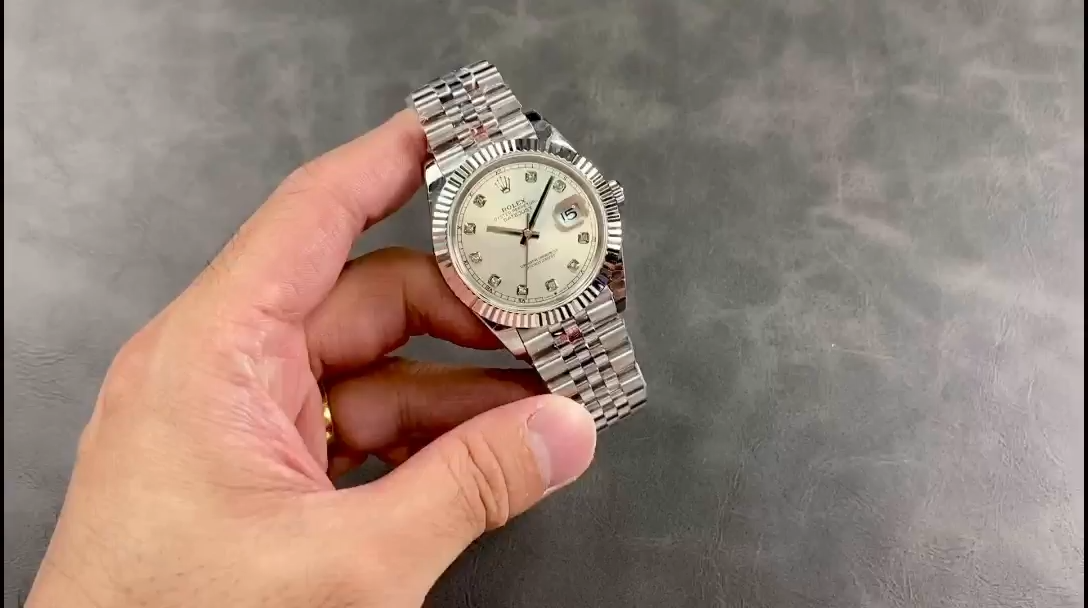 Rolex Datejust II 116334 Silver Diamond Dial 41mm Mens Replica Watch