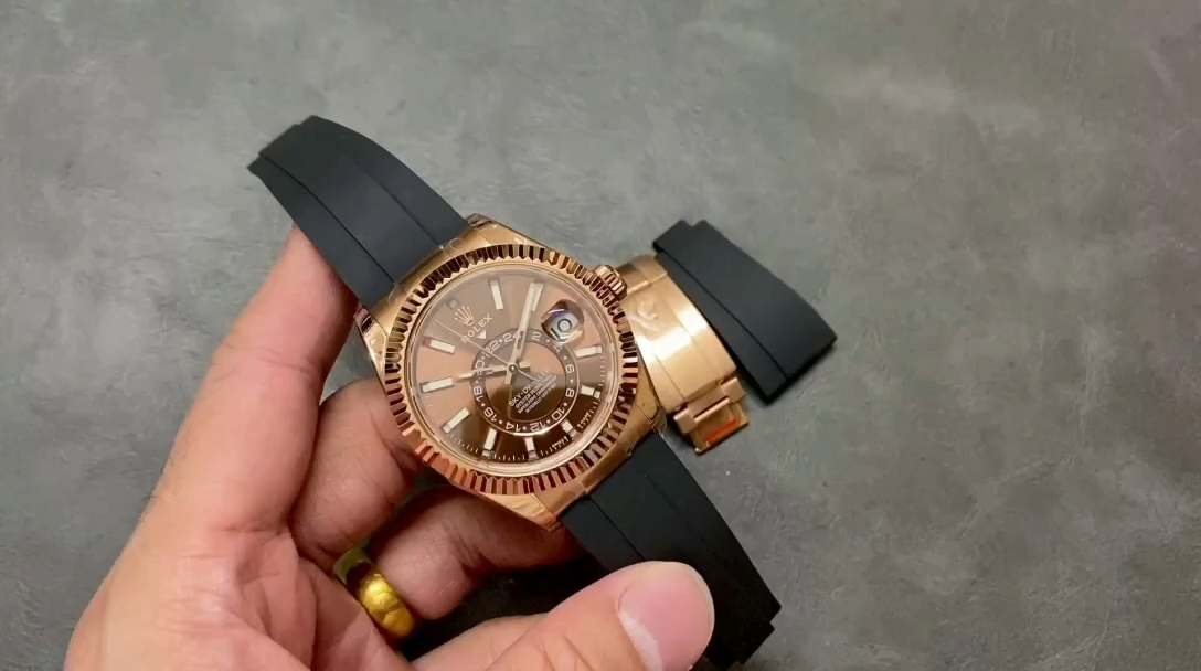 Rolex Sky Dweller m336235 0002 42mm - Video