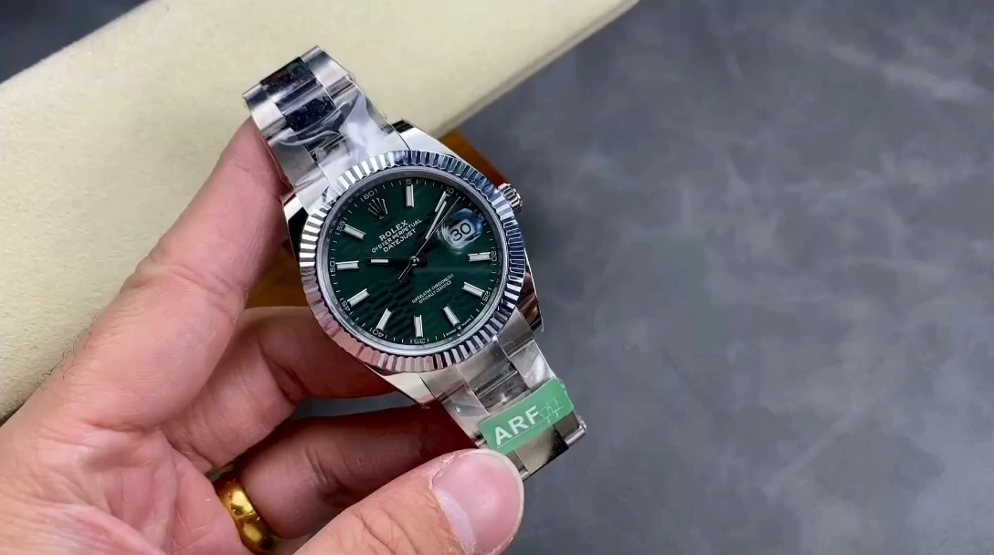 Rolex Datejust 126334 0029 Fluted Bezel Green Motif Dial 41MM Mens Replica Watch - Replica Factory